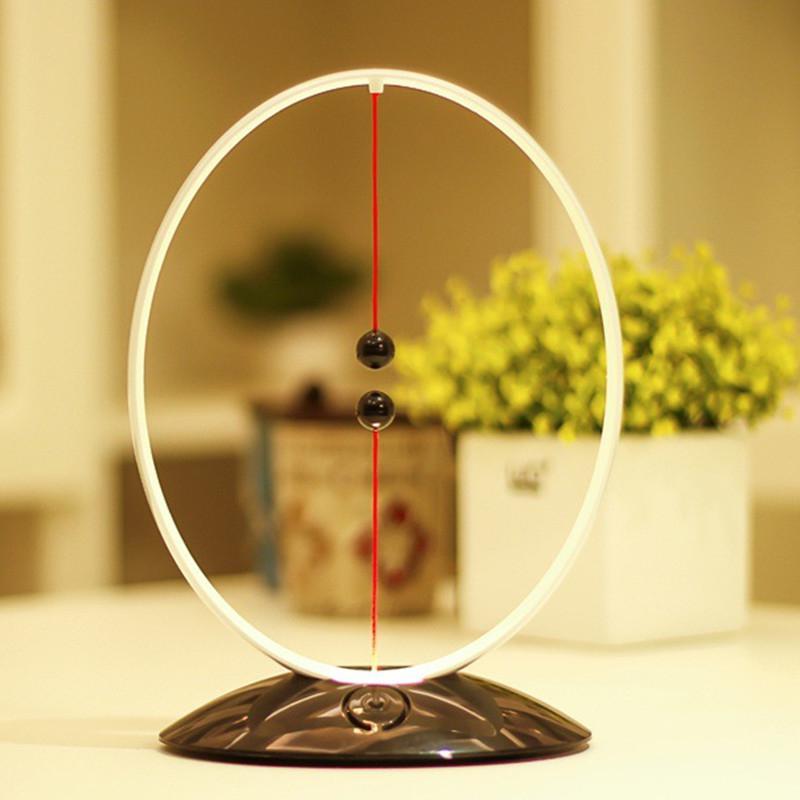 Lampe Magnétique Design